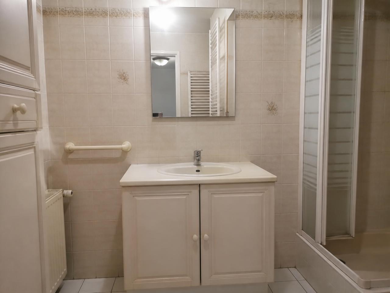 Salle de bain avant